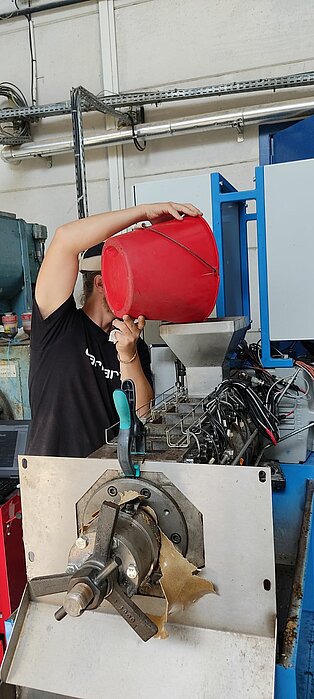 Pressing of shelled sunflower seeds in Pessac in 2023 